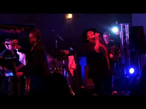 Rebecca Valadez feat. Stevie D &The All Star Cast-No Quiero Estar Sin Tu Amor@Hals Laredo Tx 6-11-22