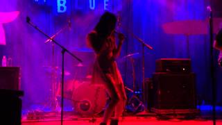 Blonde Redhead - Silently live