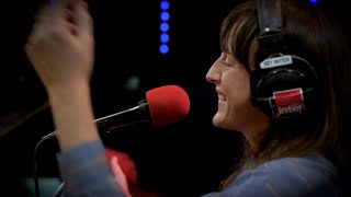 Carte blanche : Juliette Armanet reprend &quot;Une nuit sur ton épaule&quot; face à Véronique Sanson ♪