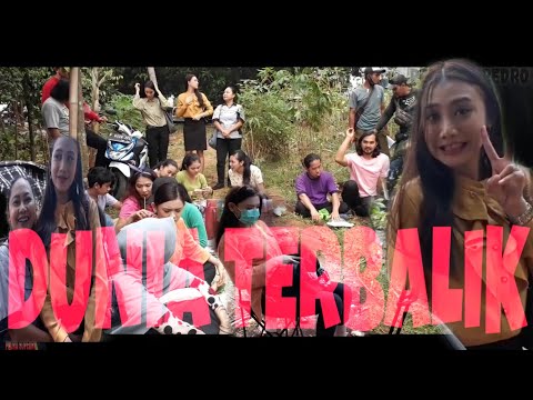 orang-orang-cantik-main-ke-kebun-dunia-terbalik