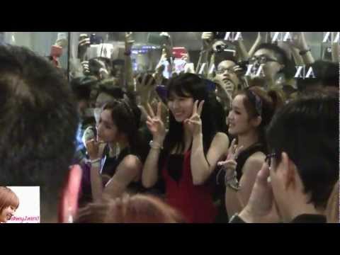 [130215] missA at A|X ION Orchard - Photo-Taking Part 2