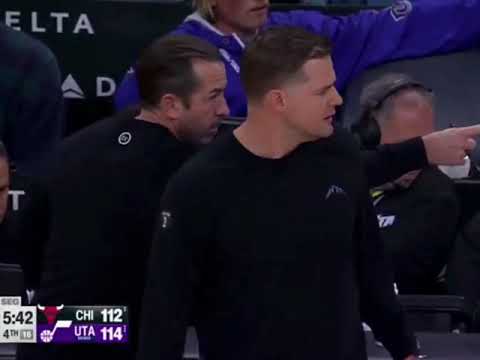 Will Hardy caught on mic chewing out the refs for a delay of game call - 11/16/25