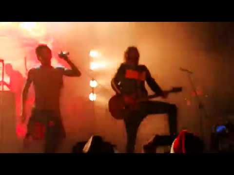 KAMODO - Я ПОКЛОНЯЮСЬ САТАНЕ (Новогодний апокалипсис 2017 live)