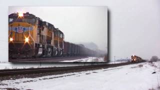 preview picture of video 'UP 4938 West, Near Maple Park, Illinois on 12-19-09'