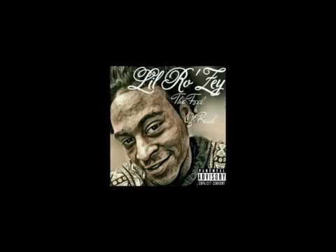 lil rozey dollars on her