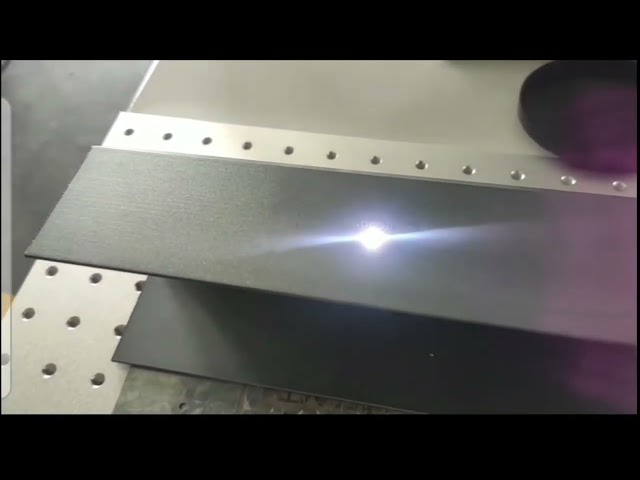 جهاز ليزر الالياف (فايبر) 60W للوسم والنقش والحفر والقص