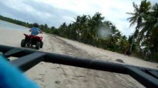 preview picture of video 'Paseo en quad por una playa en la Republica Dominicana'