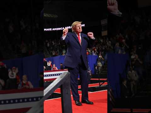 Trump llama a CRISTOBAL COLÓN “héroe estadounidense” y se burla de un MANIFESTANTE #shorts