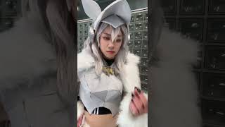 明後日スタジオ撮影なのに衣装完成してない頑張る、、、　#hololive #cosplay #獅白ぼたん #コスプレ