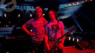 Def Leppard No Matter What Live 2005.wmv