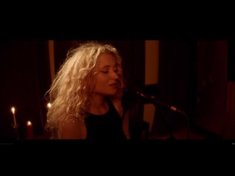 Janet Devlin - Better Now (Live @ A&B2 Studio)