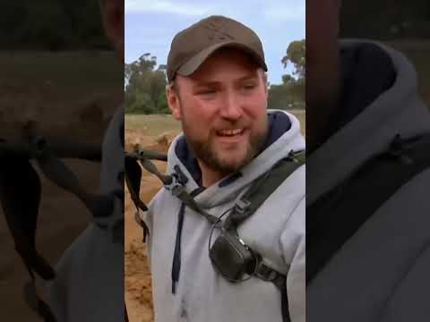 Ethan West Discovers A Gold Nugget Worth Over $40,000! #aussiegoldhunters #shorts