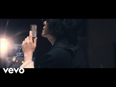 「Hold You Down」MV のサムネイル