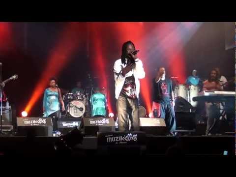 EK TV - E.sy Kennenga invité par Kassav aux Muzikelles 2012