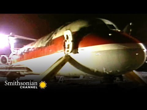 Terrifying Fire at 33,000 Feet Caused by Circuit Failure 🆘 Air Disasters | Smithsonian Channel