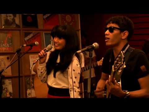 White Shoes & The Couples Company Feat. oomleo - Vakansi