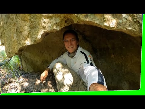 Bush food & exploring 9000yo Caves - Overnight Solo Boat Camping and fishing - Day 2 - EP.570