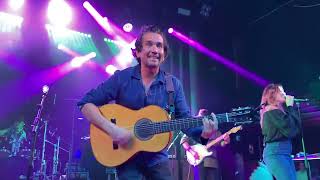 Bacilos - Pasos de gigante (en vivo, Bcn 2024)