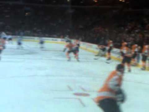 FLYERS GAME NOV 22 2010 VS CANADIANS WARMUP!