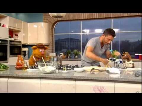 Making pasta with the Muppets (2012)