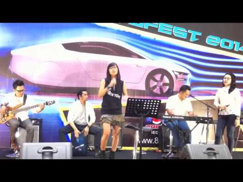 Locked Out of Heaven - Bruno Mars (Cover by Elsa Mickayla)