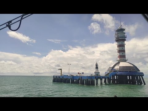 Jelajah Alam di lautan Malaysia - One Fathom Bank (rumah api)