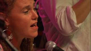 Dave Stringer and Sheila Nicholls play "Infinite Mind" Bhakti Fest 2016