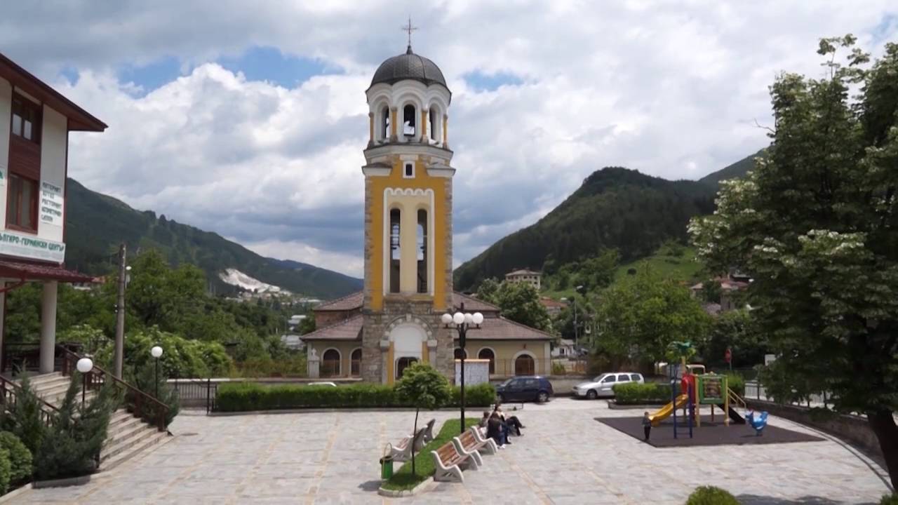 Уникални фермани за градежа на едни от най-старите църкви в Родопите изложи Държавният архив в Смолян за Международния ден на архивите