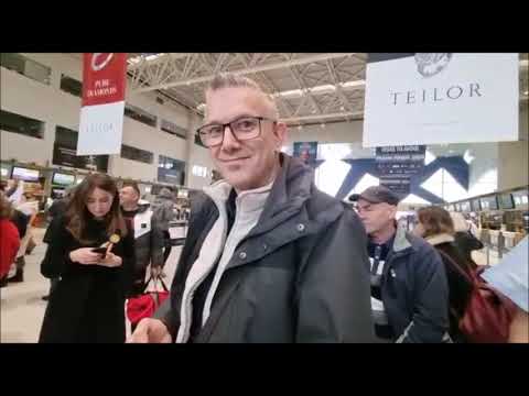 GoNEXT.ro | Hora Unirii, dansată la Aeroportul Internaţional Henri Coandă