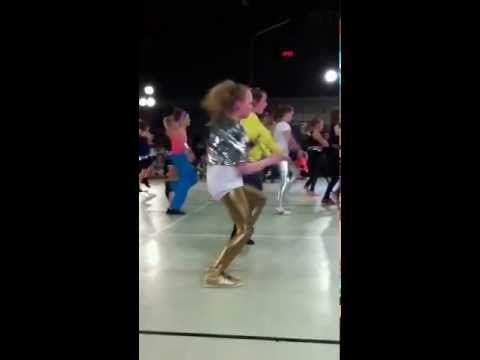 Caitlin DM i disco 2, 2013