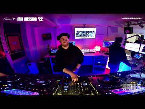 Dominik Saltevski at  @radiosunshinelive & @alphathetaglobal Mix Mission 2022