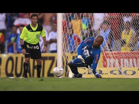2010 - Botafogo 2 x 1 Flamengo - Jefferson defende pênalti de Adriano - Final Carioca 2010