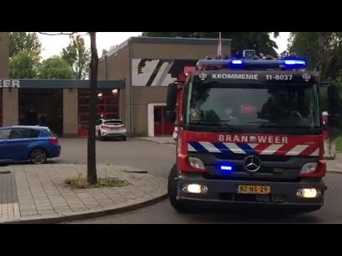 brandweer tankautospuit krommenie met spoed naar een afhijsing in Assendelft