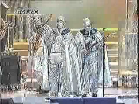 Video thumbnail for La terra dei cachi (Live in Sanremo)