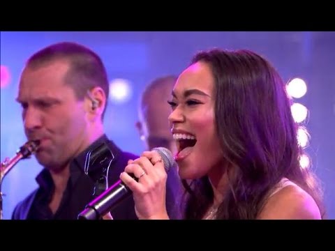 Romy Monteiro zingt 'I Wanna Dance With Somebody' - RTL LATE NIGHT