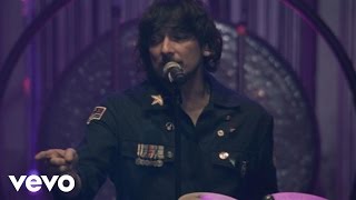 León Larregui - Souvenir (Live)