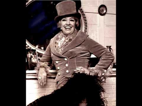 DOROTHY SQUIRES,  SINGS A MEDLEY FROM MAME