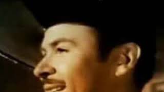 BESANDO LA CRUZ ANTONIO AGUILAR.ELIDOLODEMEXICO