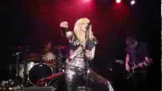 Courtney Love - Use Once &amp; Destroy - Live in Petaluma