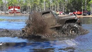 V8 Jeep Wrangler...geetin down n dirty...Mud Bogging.