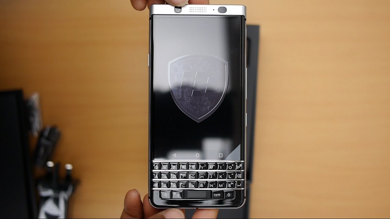 BlackBerry KEYone Unboxing & First Impressions (Retail - UK)
