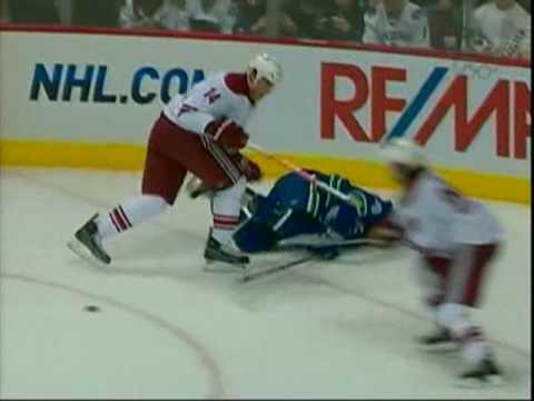 Taylor Pyatt destroys Aaron Rome [Dual-feed]