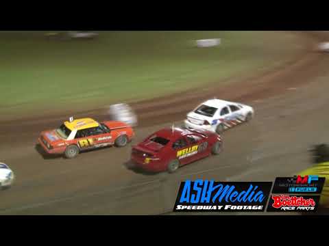 Modified Sedans: Pammenter Steals a Heat Win - Kingaroy Speedway