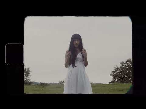 Figura Renata - Tetap Utuh (Official Lyric Video)