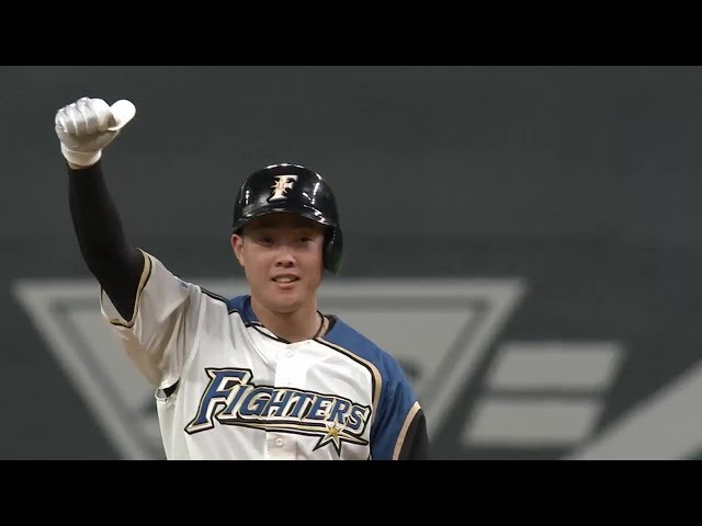 【7回裏】ファイターズ・高濱祐仁 勝ち越しのタイムリー2ベースヒットを放つ !! 2021年10月2日 北海道日本ハムファイターズ 対 埼玉西武ライオンズ