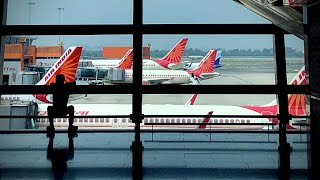 At the Airport: English Listening (B2)