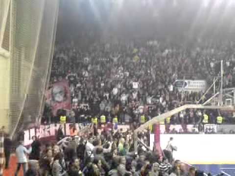KK Radnicki KG - KK Partizan, 2011/2012. Đavoli pevaju "Huk tribine".