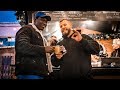Adolf & John cheaten auf dem Weihnachtsmarkt