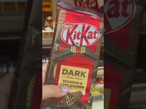 KITKAT DARK CHOCOLATE #kitkat #darkchocolate #satisfying #sweet #chocolates #short #yummy