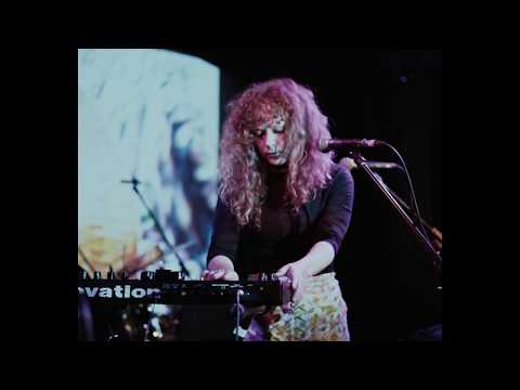 Abbey Howlett - Hold your needs